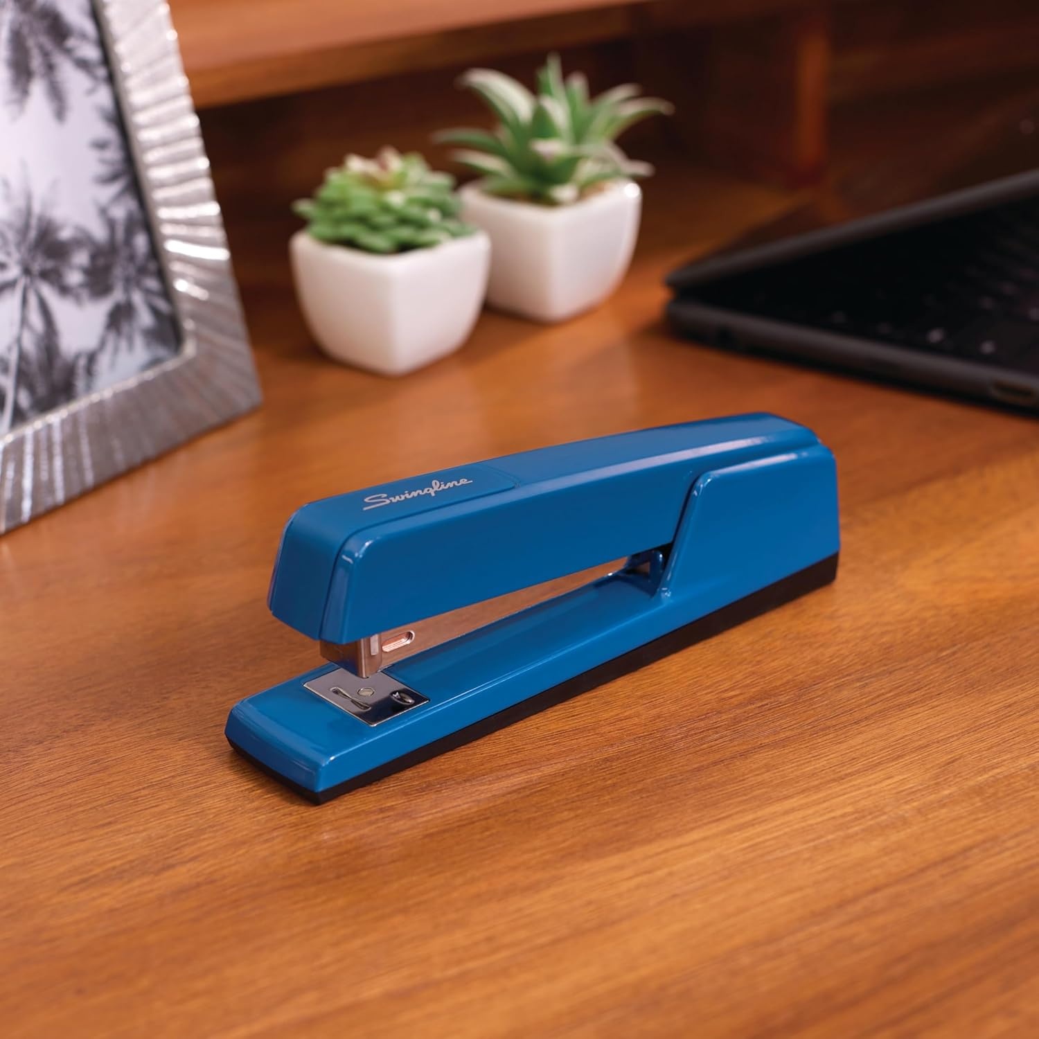 image:imageSwingline 747 Classic Stapler 30 Sheet Capacity Jam Free Metal Black 74701True Blue